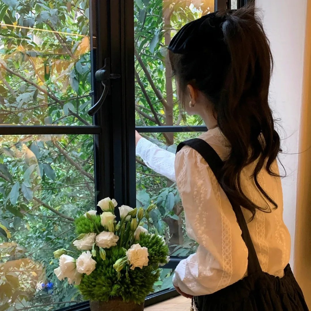 为黛茜小姐开车